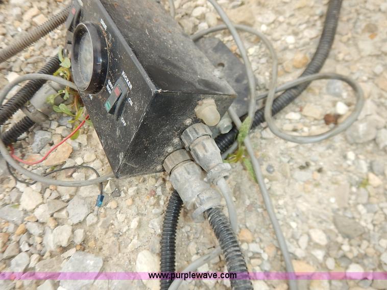 image for item J3884 2001 Case IH RS551 round baler