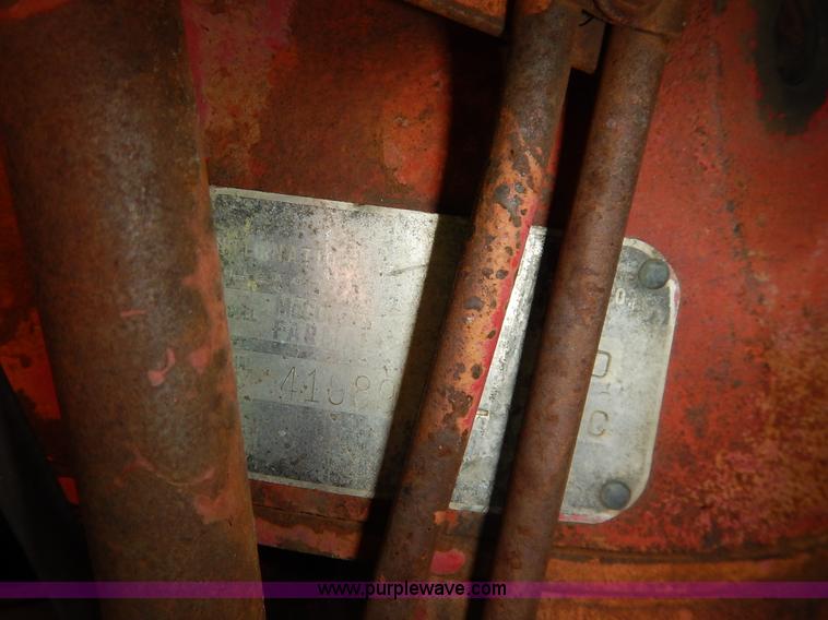 image for item J3916 1961 Farmall 560 tractor