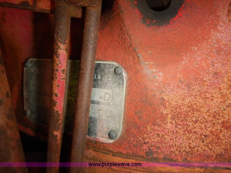 image for item J3916 1961 Farmall 560 tractor