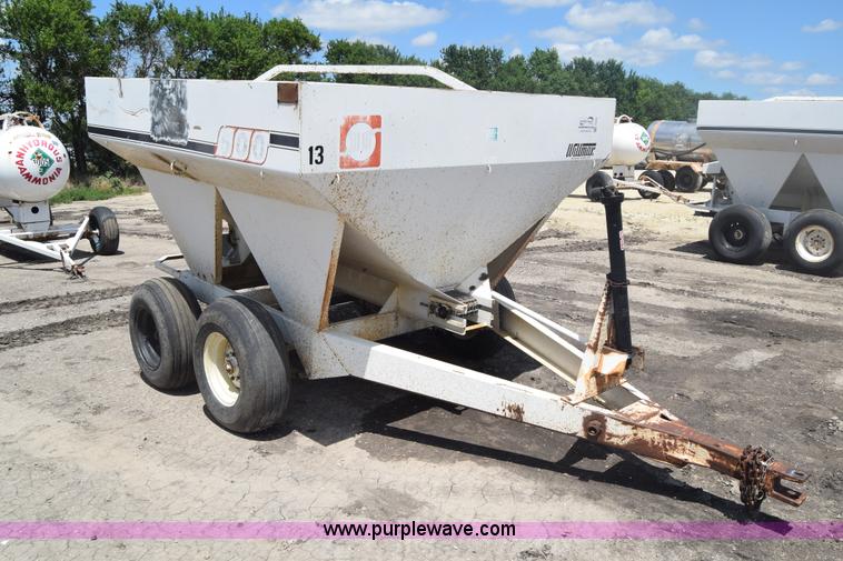 image for item J6509 Wilmar 500 fertilizer spreader