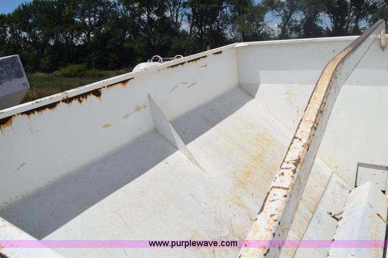 image for item J6509 Wilmar 500 fertilizer spreader