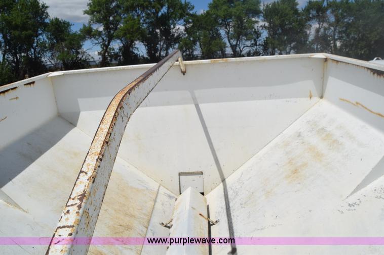 image for item J6509 Wilmar 500 fertilizer spreader
