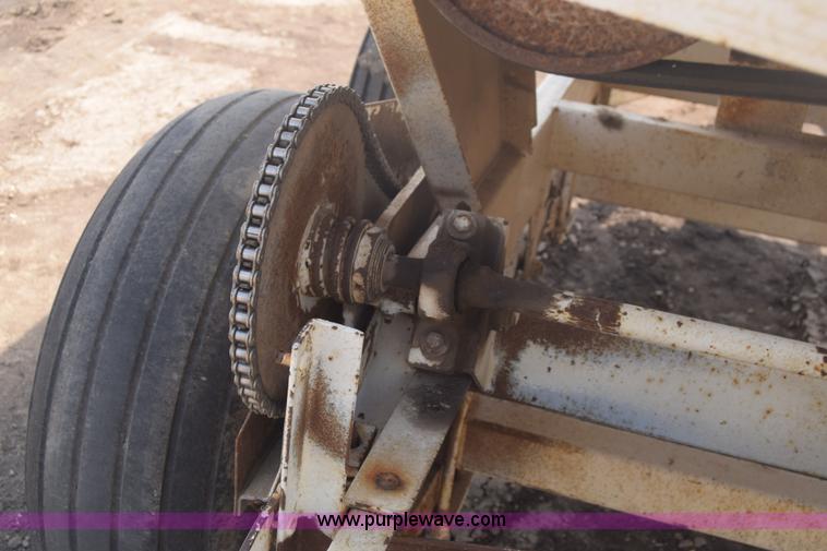 image for item J6509 Wilmar 500 fertilizer spreader