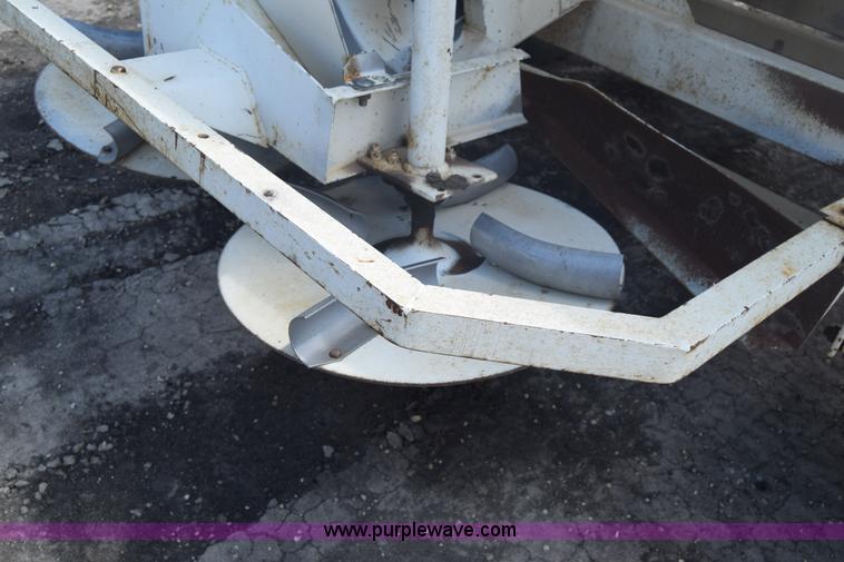 image for item J6509 Wilmar 500 fertilizer spreader
