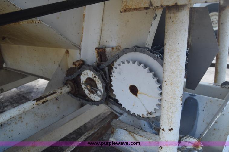 image for item J6509 Wilmar 500 fertilizer spreader
