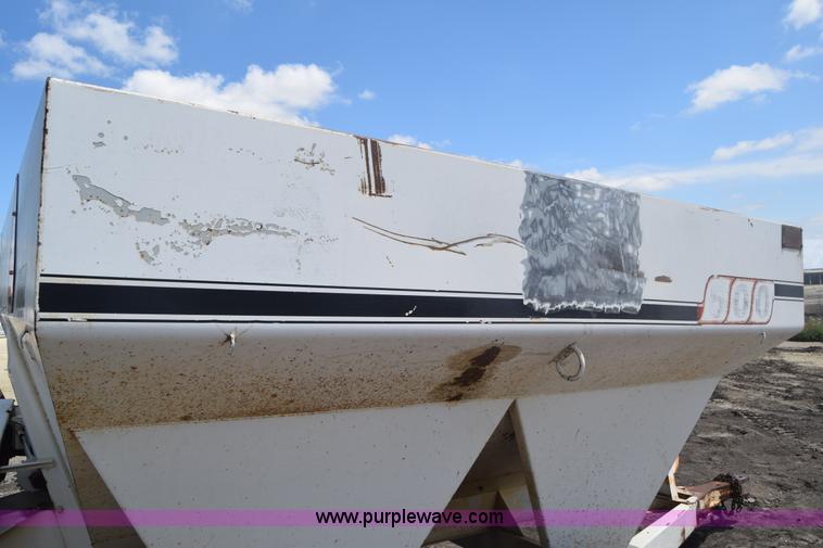 image for item J6509 Wilmar 500 fertilizer spreader