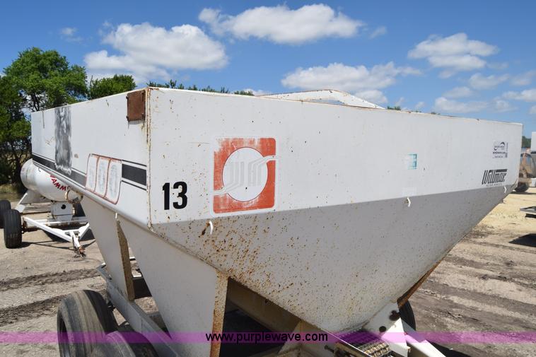 image for item J6509 Wilmar 500 fertilizer spreader