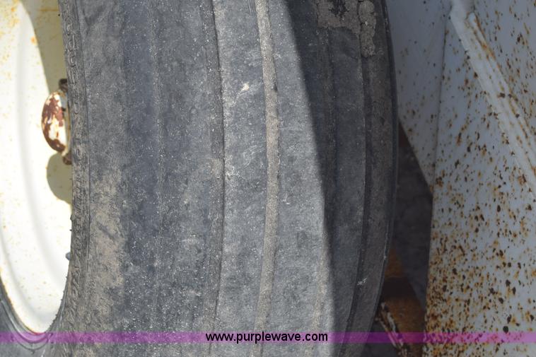 image for item J6509 Wilmar 500 fertilizer spreader