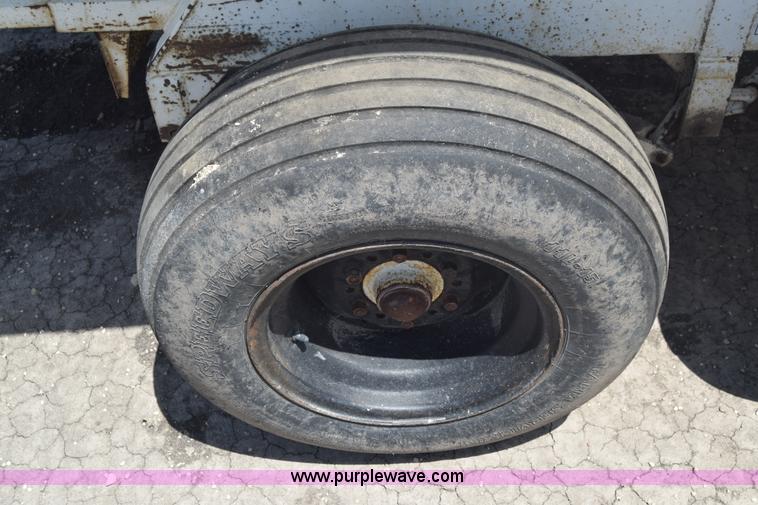 image for item J6509 Wilmar 500 fertilizer spreader