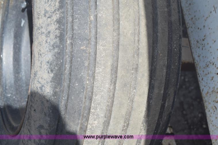 image for item J6509 Wilmar 500 fertilizer spreader