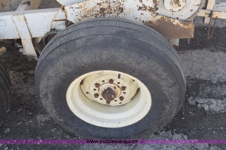 image for item J6509 Wilmar 500 fertilizer spreader