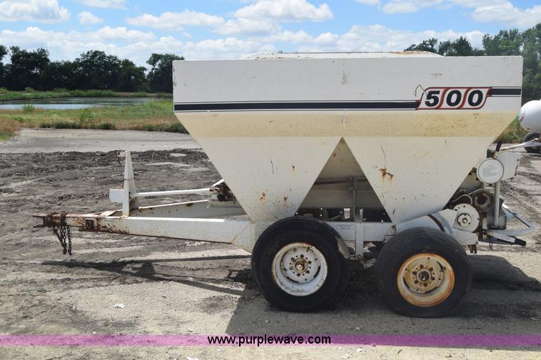 image for item J6511 Wilmar 500 fertilizer spreader