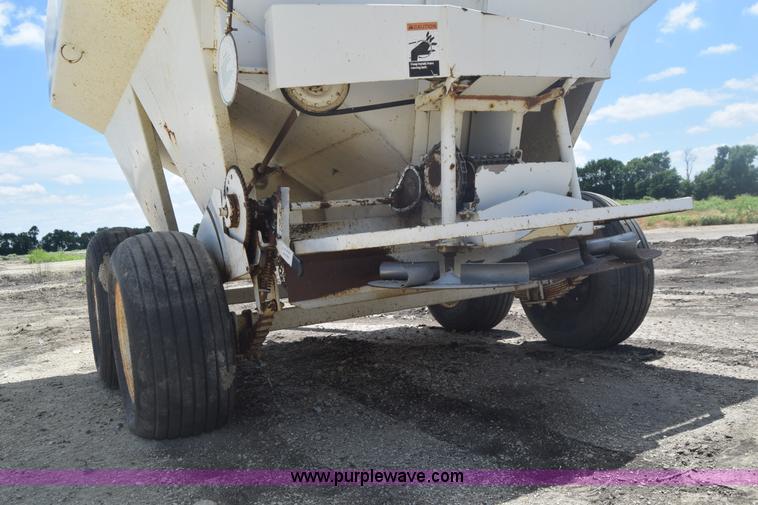 image for item J6511 Wilmar 500 fertilizer spreader