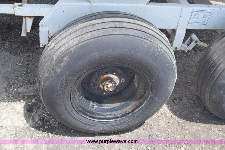 image for item J6511 Wilmar 500 fertilizer spreader