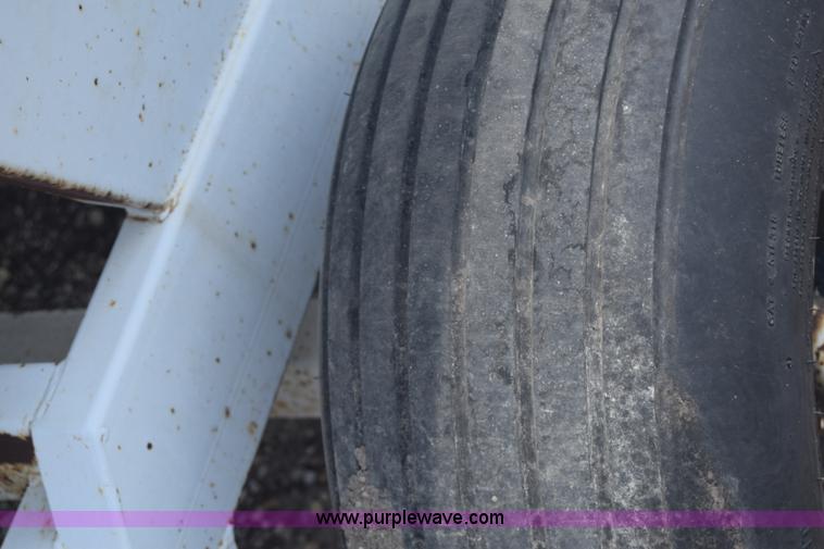 image for item J6511 Wilmar 500 fertilizer spreader