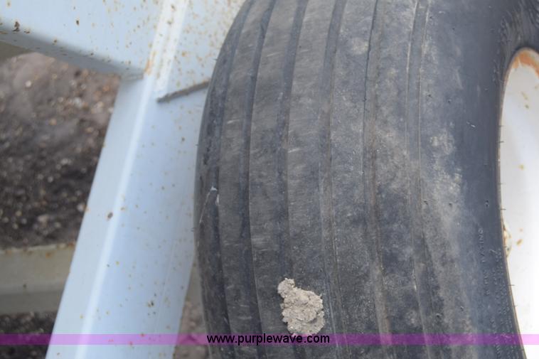 image for item J6511 Wilmar 500 fertilizer spreader