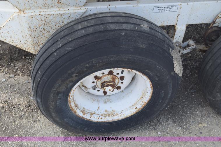 image for item J6511 Wilmar 500 fertilizer spreader
