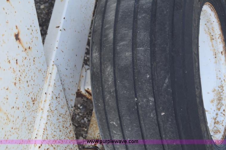 image for item J6511 Wilmar 500 fertilizer spreader