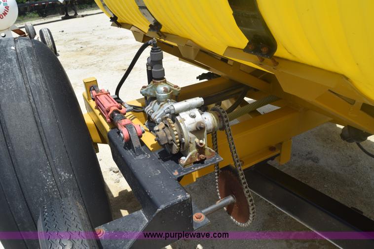 image for item J6517 Wako nurse tank trailer