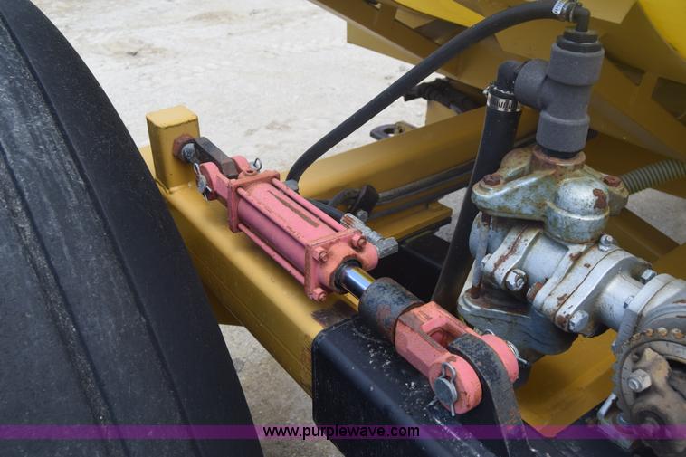 image for item J6517 Wako nurse tank trailer