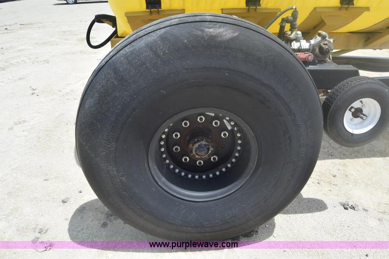 image for item J6517 Wako nurse tank trailer