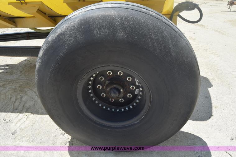 image for item J6517 Wako nurse tank trailer