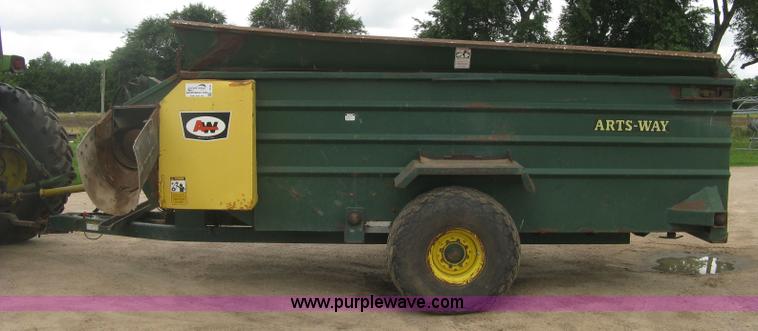 image for item J6540 Arts-Way Silamix 850-B feed wagon