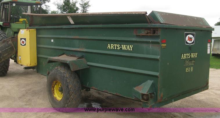 image for item J6540 Arts-Way Silamix 850-B feed wagon