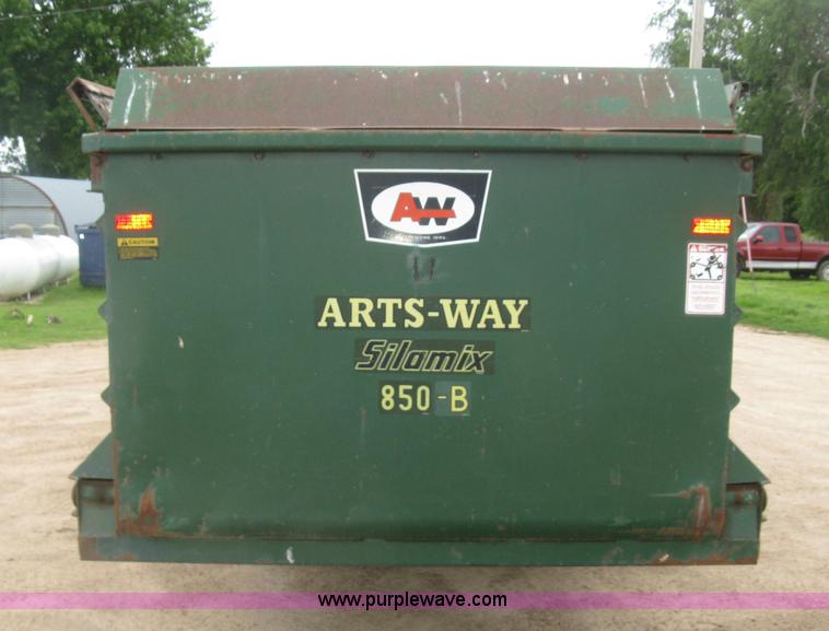 image for item J6540 Arts-Way Silamix 850-B feed wagon