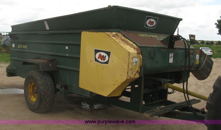 image for item J6540 Arts-Way Silamix 850-B feed wagon