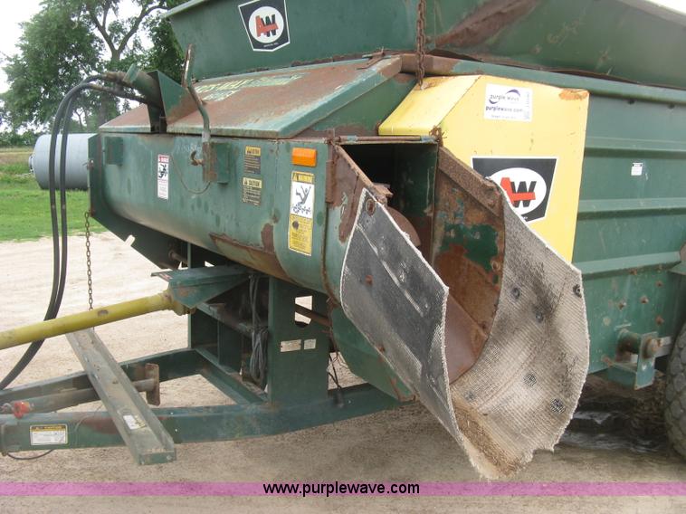 image for item J6540 Arts-Way Silamix 850-B feed wagon