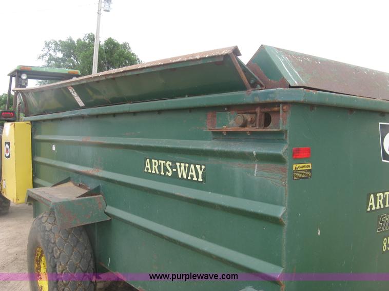 image for item J6540 Arts-Way Silamix 850-B feed wagon