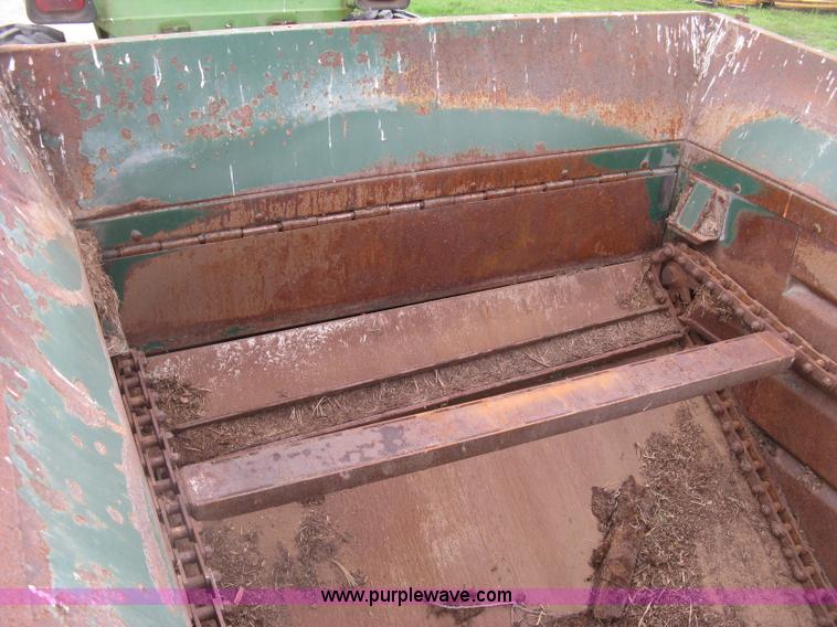 image for item J6540 Arts-Way Silamix 850-B feed wagon