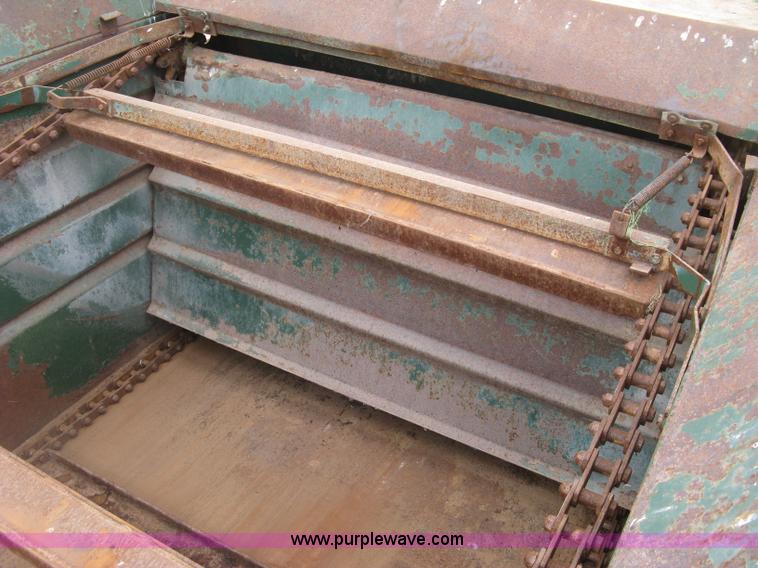 image for item J6540 Arts-Way Silamix 850-B feed wagon