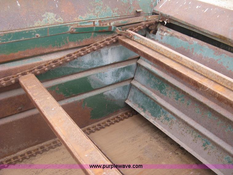 image for item J6540 Arts-Way Silamix 850-B feed wagon