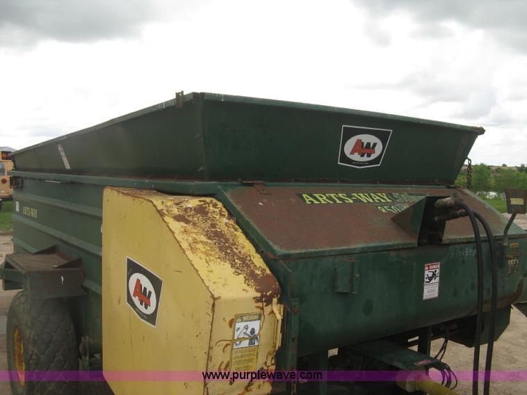 image for item J6540 Arts-Way Silamix 850-B feed wagon