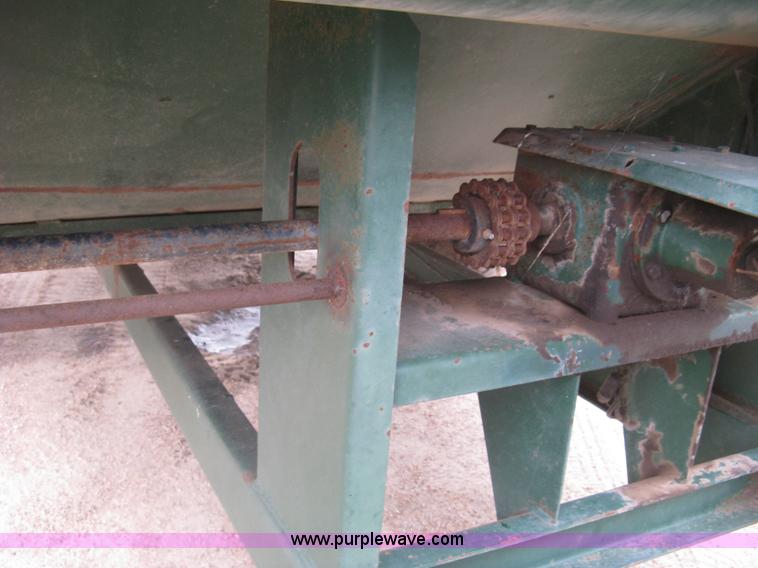 image for item J6540 Arts-Way Silamix 850-B feed wagon