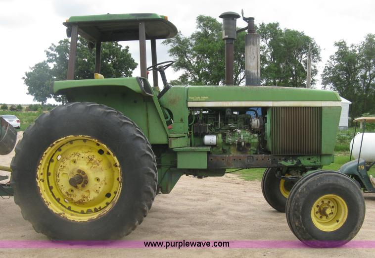 image for item J6541 1975 John Deere 4630 tractor