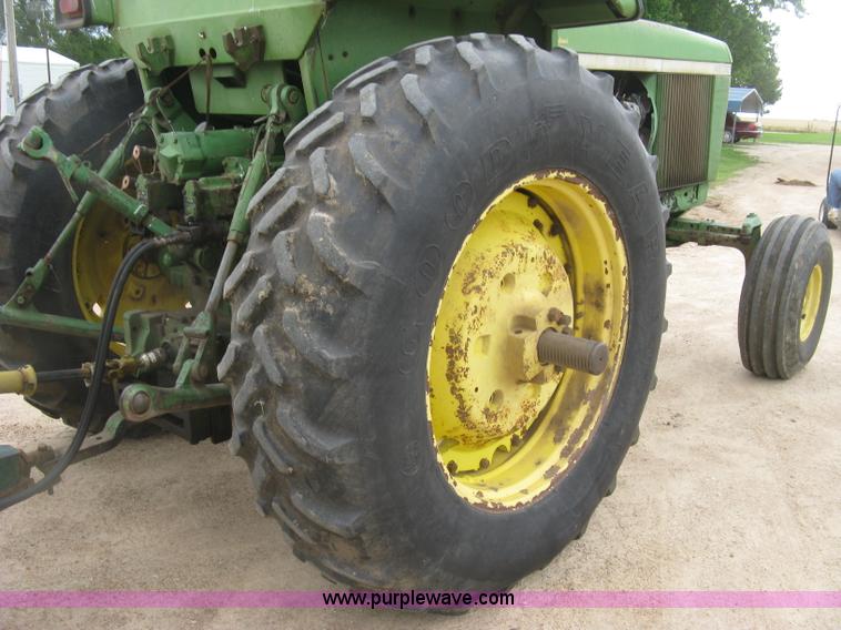 image for item J6541 1975 John Deere 4630 tractor