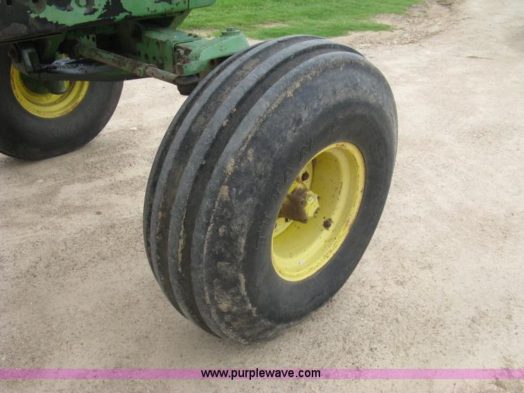 image for item J6541 1975 John Deere 4630 tractor