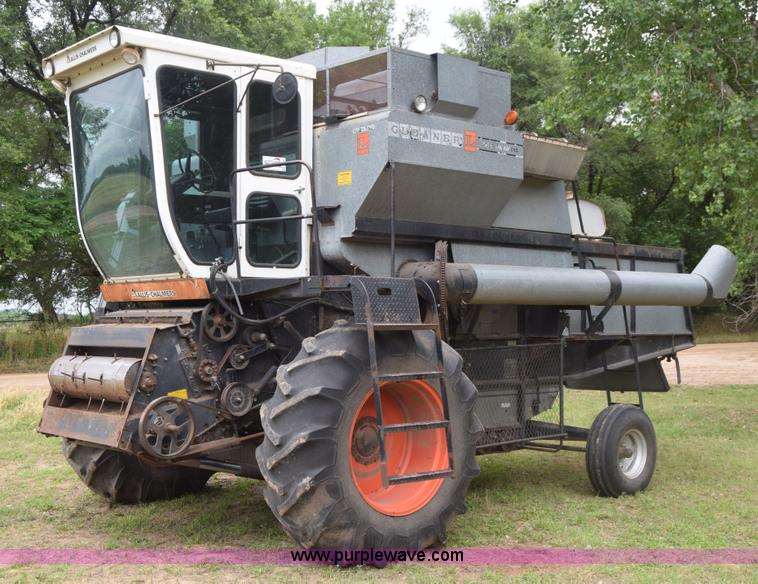 1974 Gleaner L combine in Buhler, KS Item J6560 sold Purple Wave