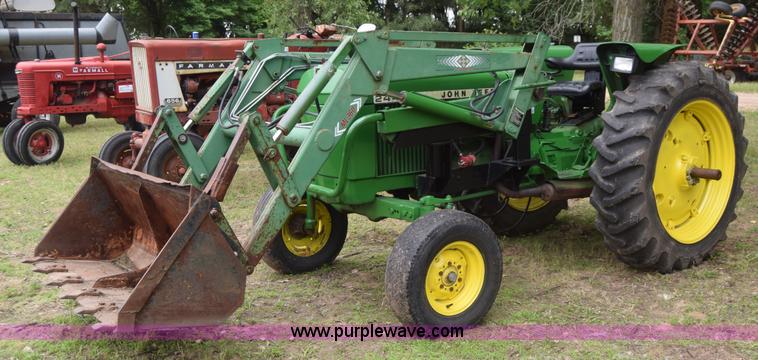 image for item J6563 1978 John Deere 2440 tractor