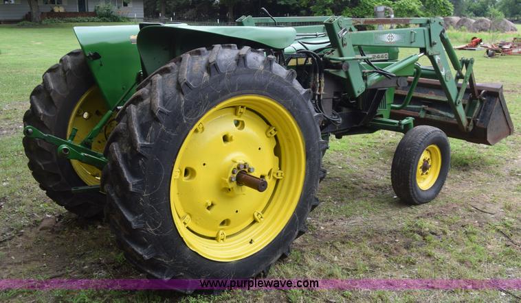image for item J6563 1978 John Deere 2440 tractor