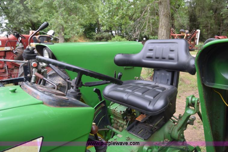 image for item J6563 1978 John Deere 2440 tractor