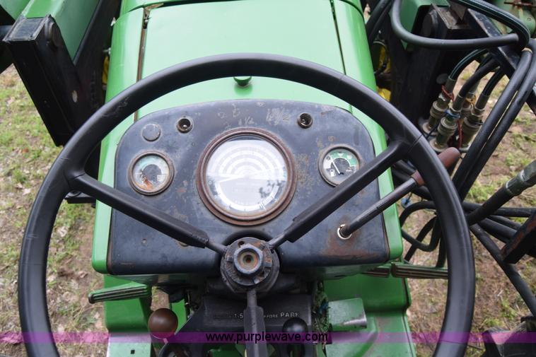 image for item J6563 1978 John Deere 2440 tractor
