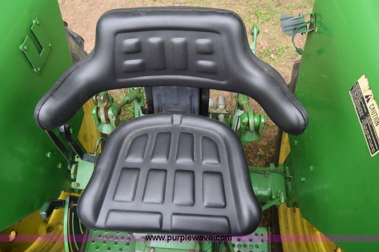 image for item J6563 1978 John Deere 2440 tractor