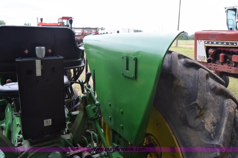 image for item J6563 1978 John Deere 2440 tractor