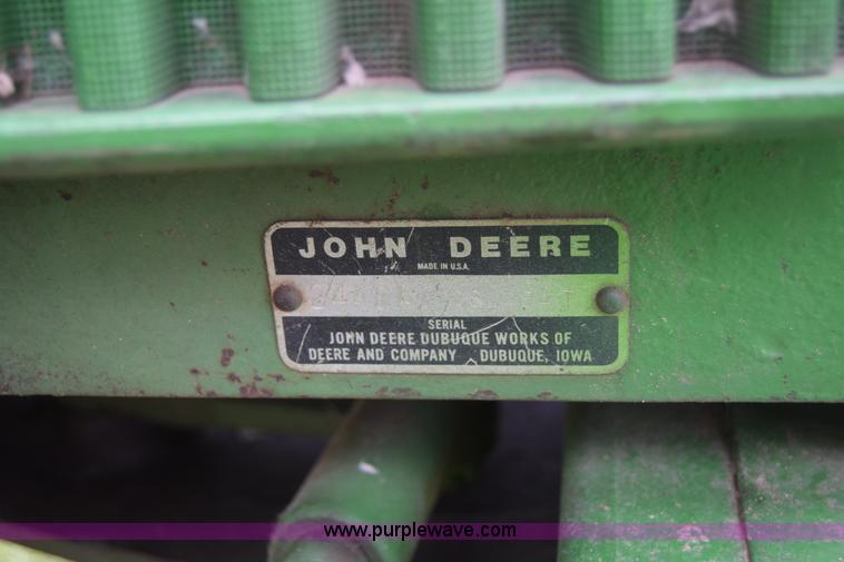 image for item J6563 1978 John Deere 2440 tractor