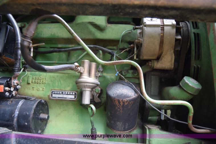 image for item J6563 1978 John Deere 2440 tractor