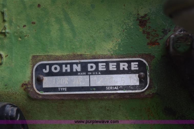 image for item J6563 1978 John Deere 2440 tractor